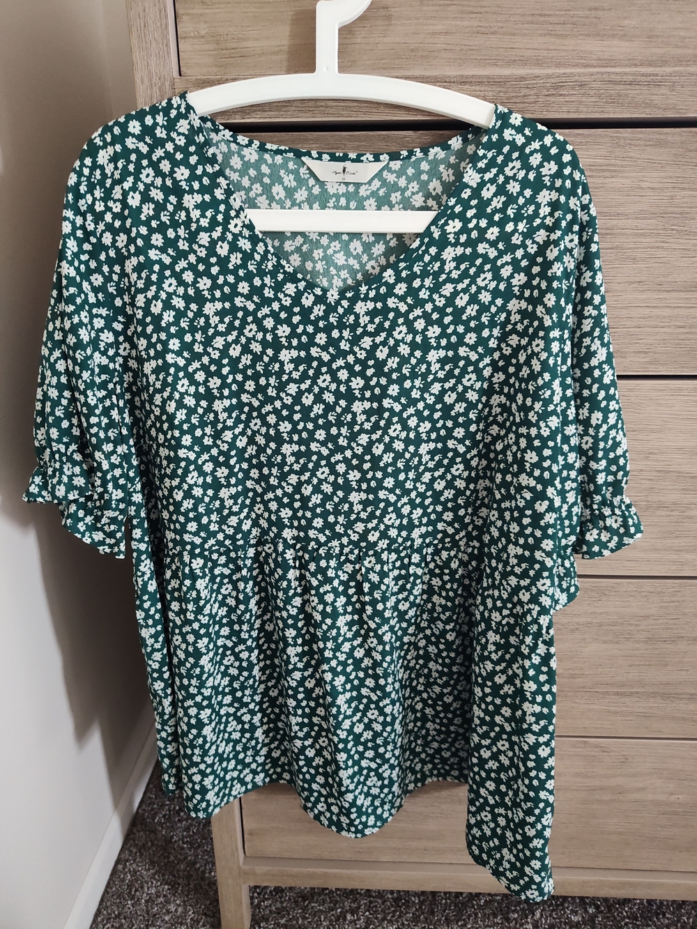 Women’s Green Floral V-Neck Peplum Top